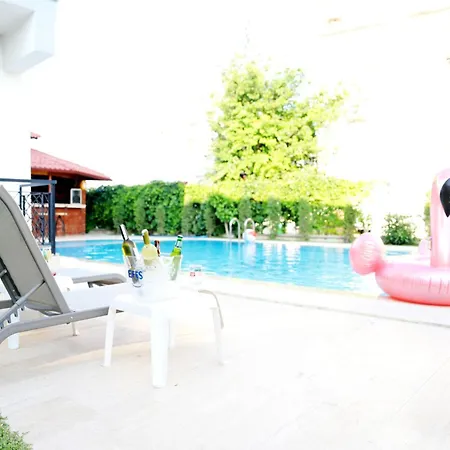 Aparthotel Akin And *
