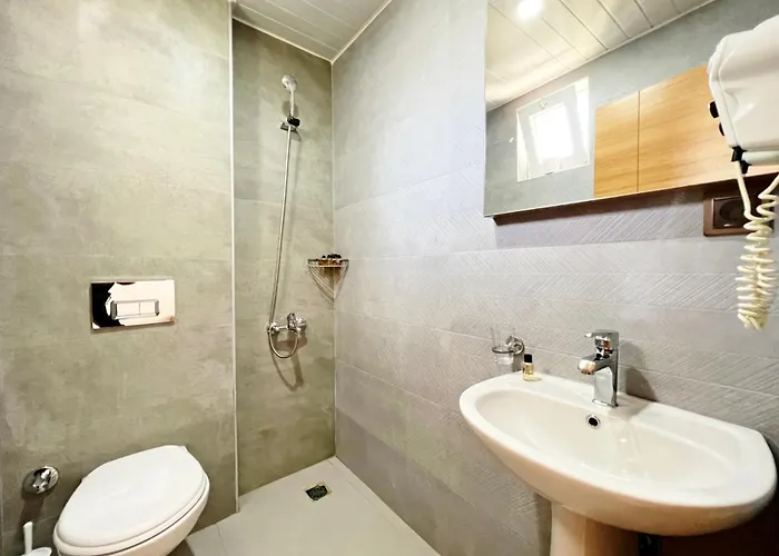 Akin And Aparthotel 2*