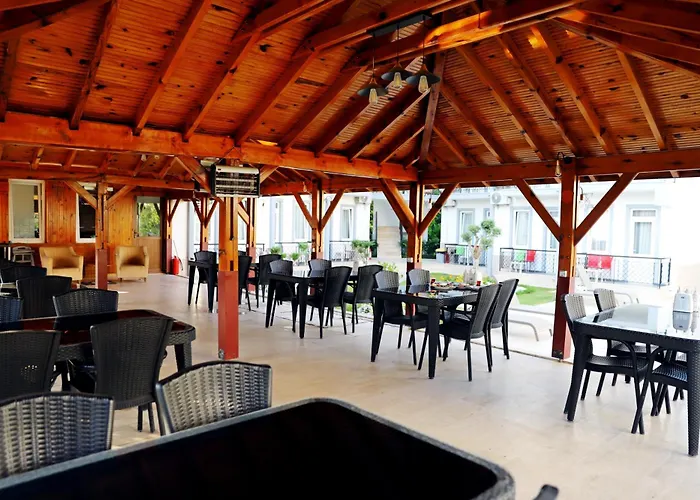 Akin And Aparthotel 2*